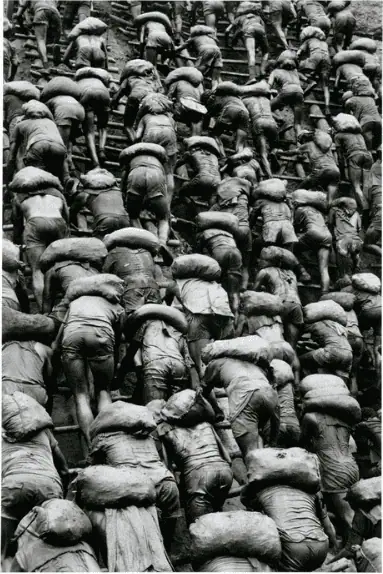 serra-pelada-brazil-4-photograph-by-sebastiao-salgado serra-pelada-brazil-4-photograph-by-sebastiao-salgado